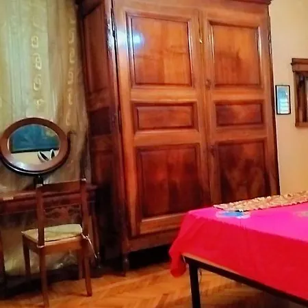 Nevina Centro Camera Privata In * بارما