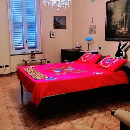 Nevina Centro Camera Privata In بارما